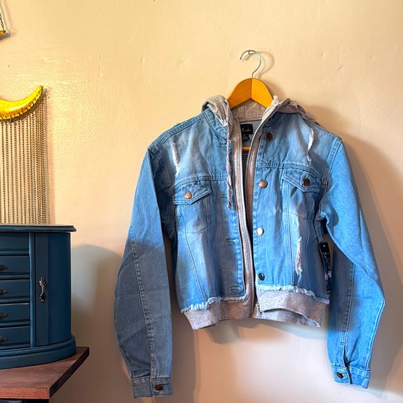 Chesley Jackets & Blazers - 👖💙🦋🧵🫐Cropped Light Blue Denim Jacket with Hoodie